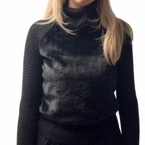 SUPER SOFT Banana Republic half front fur sweater